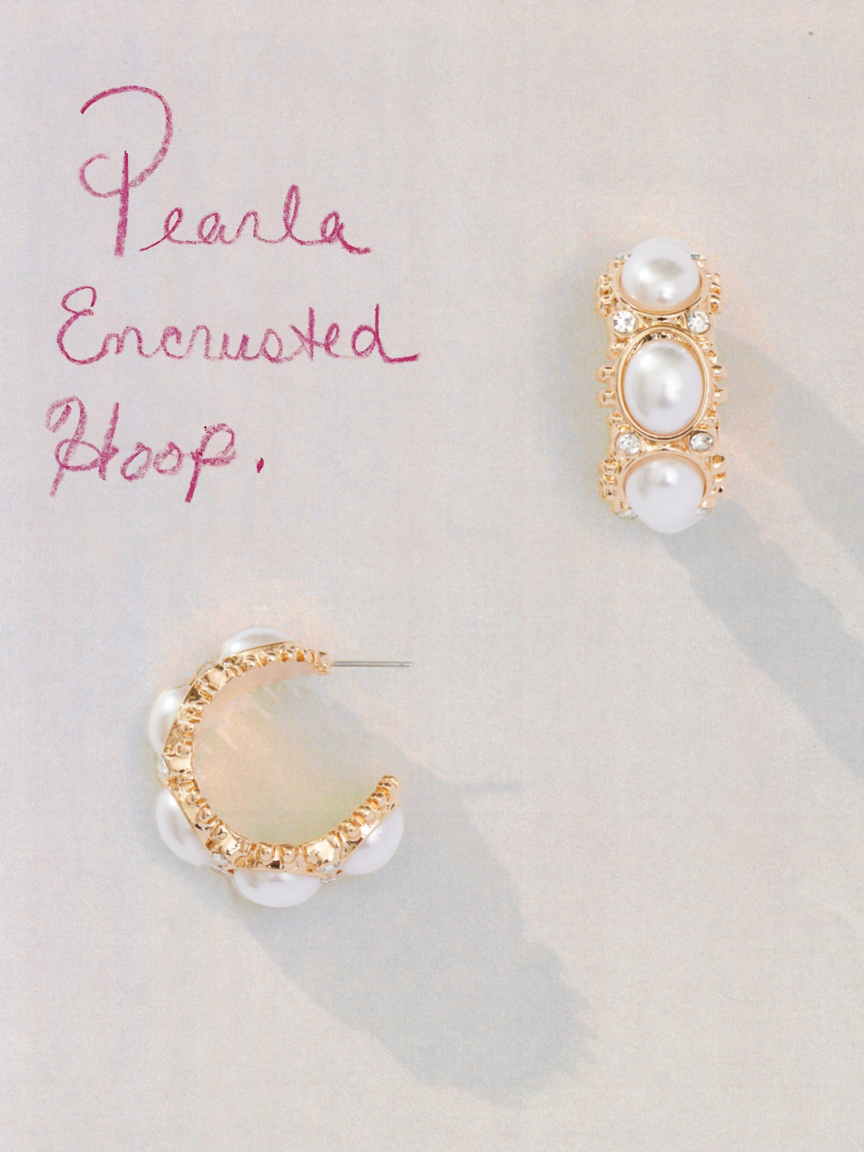 PEARLA ENCRUSTED HOOP