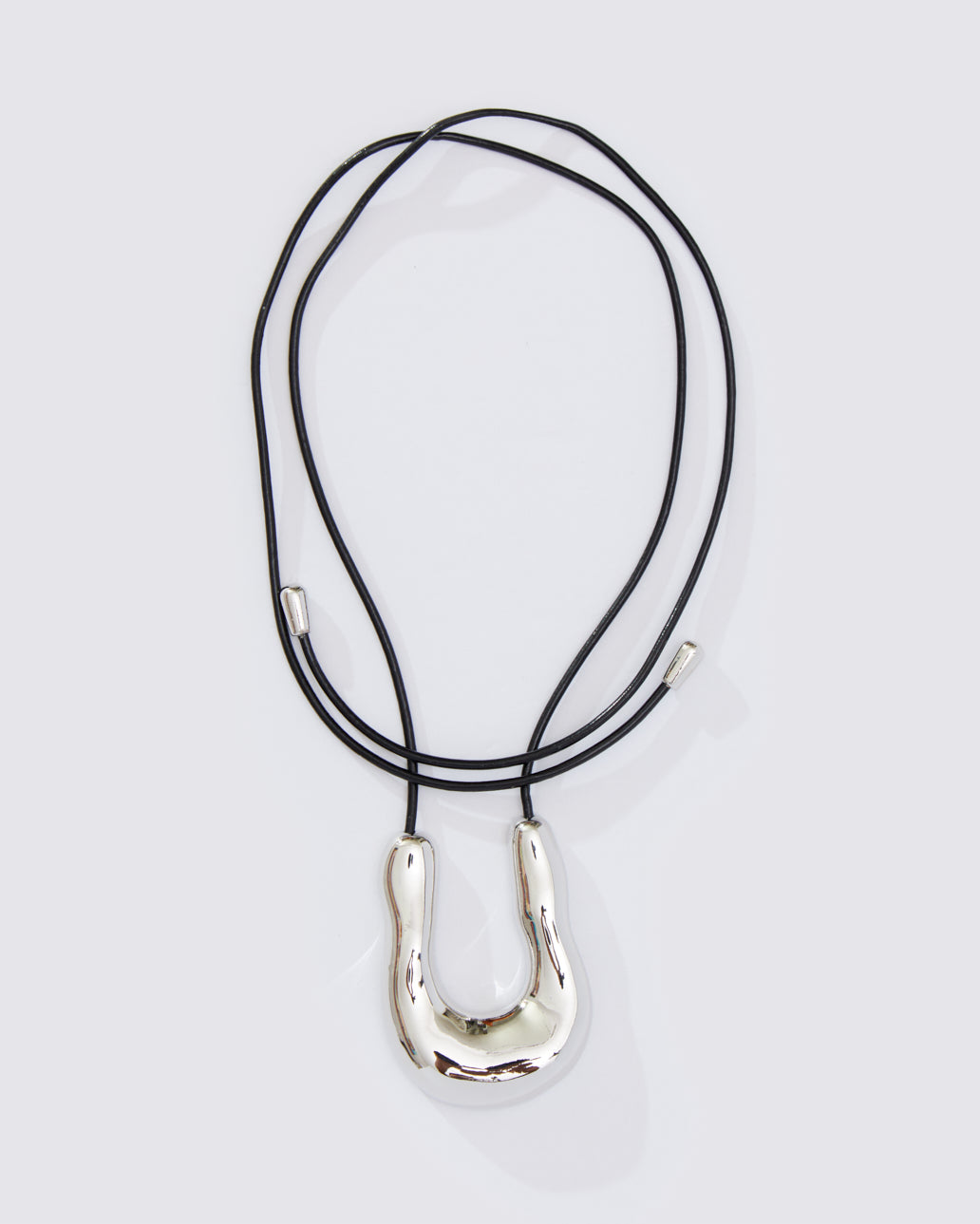 HORSESHOE NECKLACE